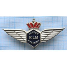 Знак Авиация KLM, Младшая стюардесса